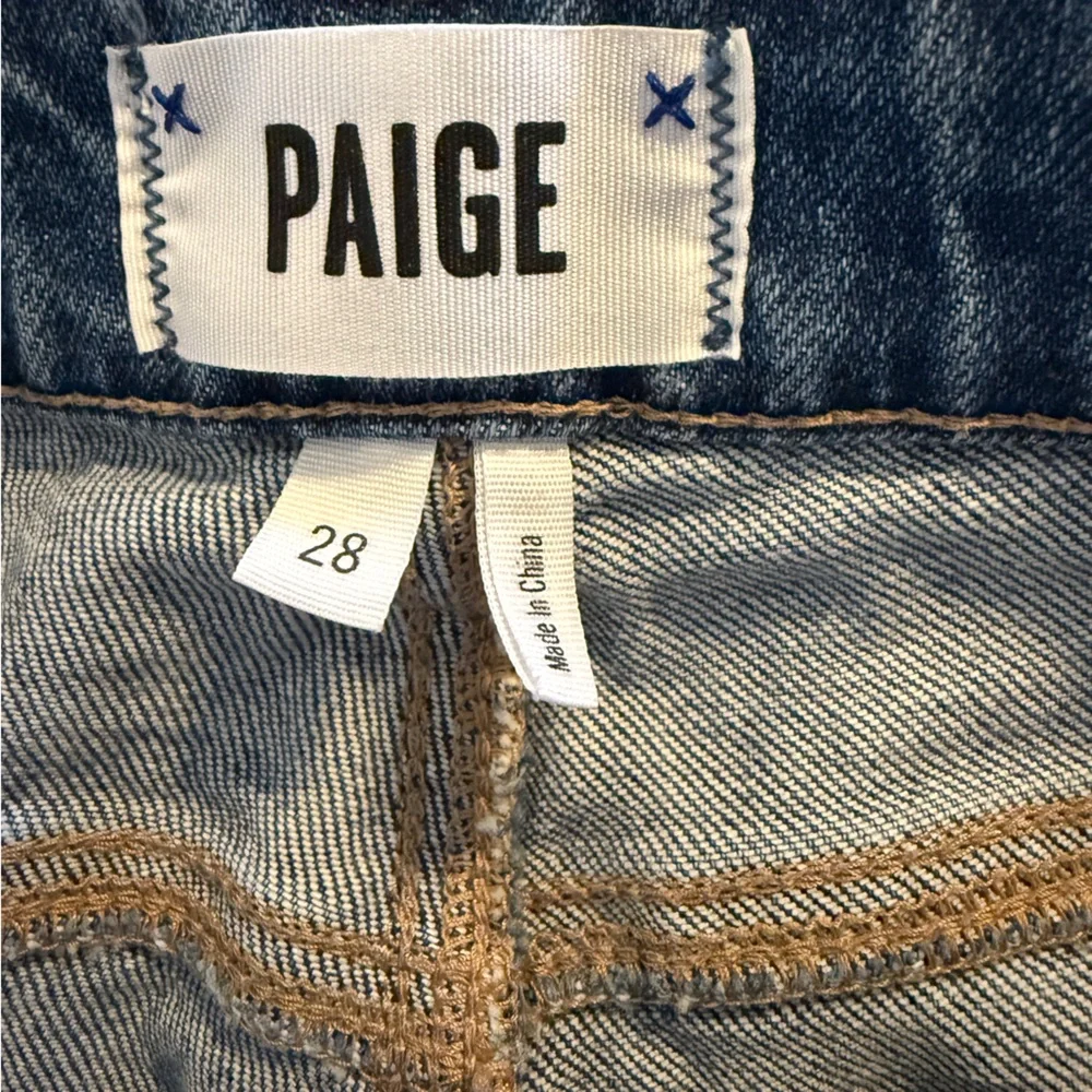 PAIGE Noella Straight Asymmetrical Covered Button Fly Graceland Jeans Women’s 28 - Picture 8 of 15